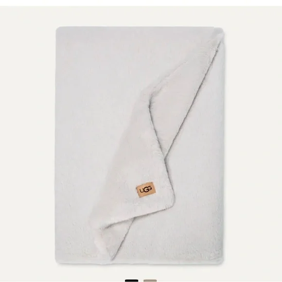 UGG Marcella Stone Throw Blanket NWT Faux Fur White Gray - Picture 2 of 10